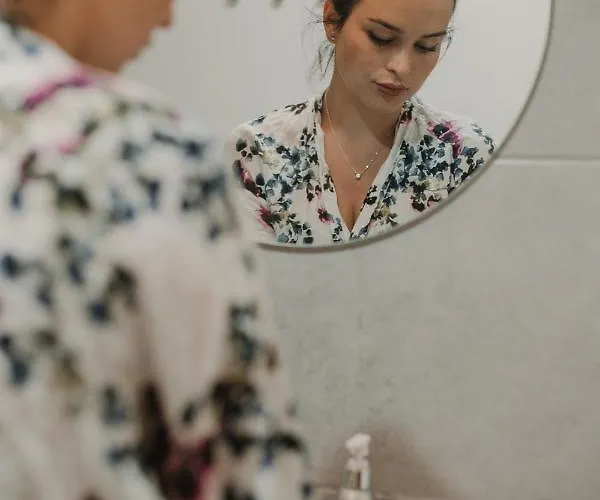 Apartament Gallery 3 *